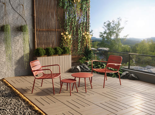 Aménager un petit espace avec un salon de jardin compact