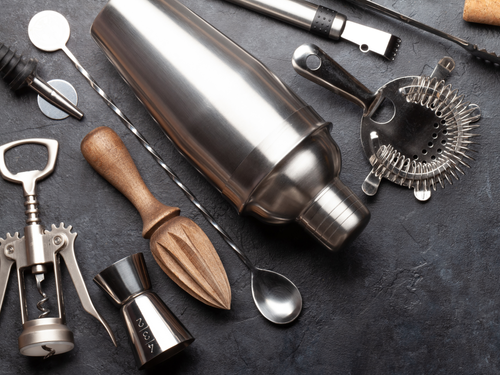 Les accessoires indispensables pour un espace bar maison