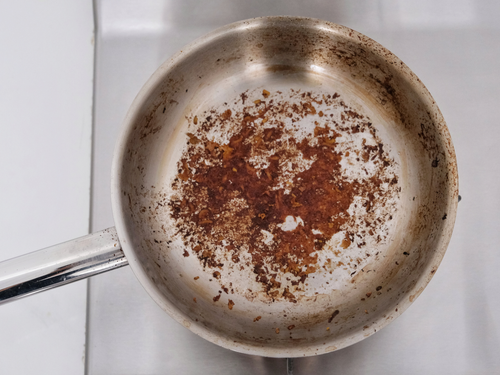 7 astuces pour nettoyer une casserole brûlée