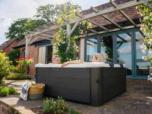 L’art du rituel bien-être à la maison : utiliser spa, sauna, hammam et table de massage dans une routine harmonieuse