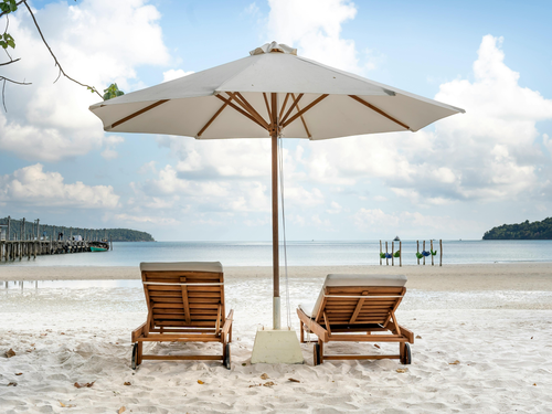 Pied de parasol : comment le choisir et le poser pour une installation stable