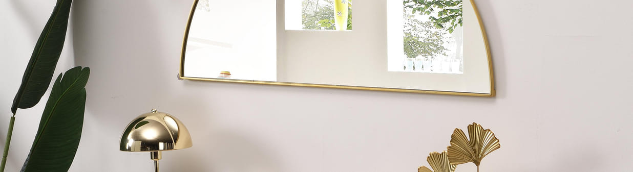 Nettoyer un miroir sans traces : 7 méthodes incontournables