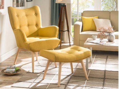 O amarelo realça a decoração com estilo