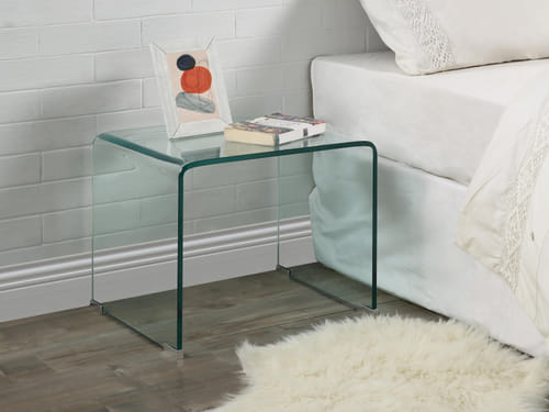 Bois, métal, verre, rotin... Les matériaux à choisir ou éviter pour une table de chevet